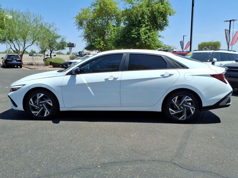 Certified 2025 Hyundai Elantra Sport FWD image 2