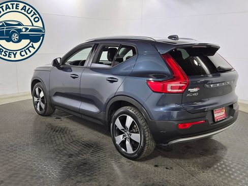Used 2022 Volvo XC40 T5 Momentum w/ Premium Package AWD/4WD image 5