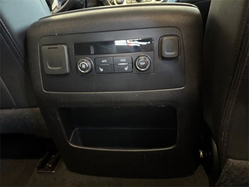 Used 2018 Chevrolet Tahoe LT w/ Luxury Package image 14