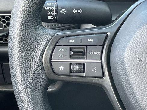 Used 2025 Honda HR-V LX image 12