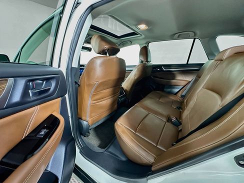 Used 2019 Subaru Outback 3.6R Touring w/ Popular Package #3A AWD/4WD image 17