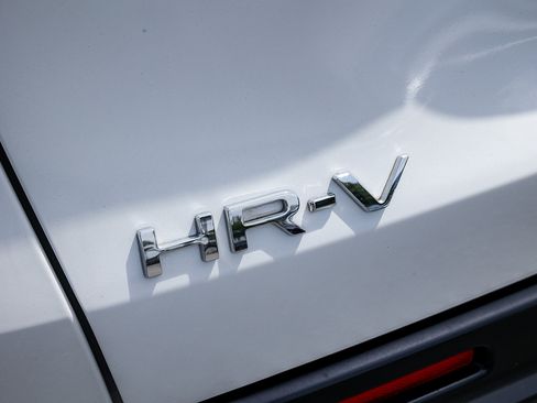Certified 2024 Honda HR-V Sport image 9