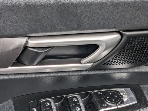Used 2025 Kia Telluride S FWD image 12