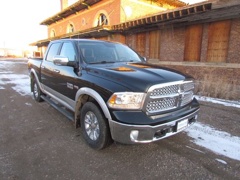 Used 2016 RAM 1500 Laramie w/ Convenience Group image 2
