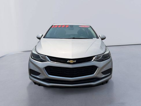 Used 2017 Chevrolet Cruze LT w/ Sun And Sound Package FWD image 8