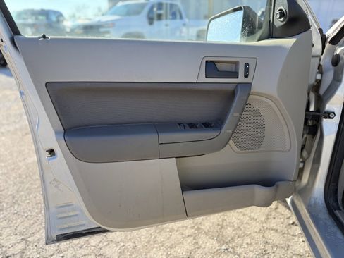 Used 2009 Ford Focus SE image 14