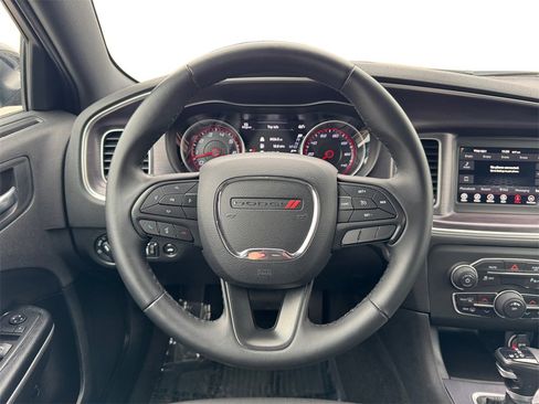 Used 2018 Dodge Charger SXT image 22