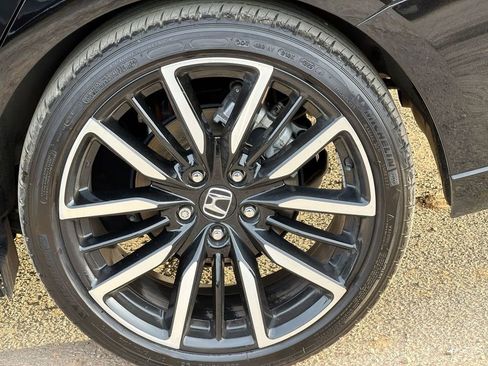 Used 2025 Honda Accord Touring image 19