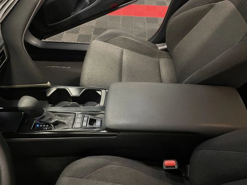 Used 2025 Toyota Camry LE FWD image 31