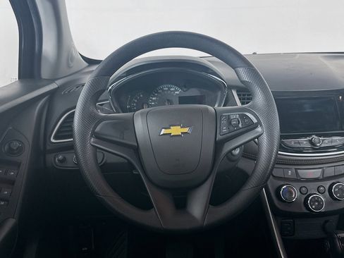 Used 2018 Chevrolet Trax LS image 17