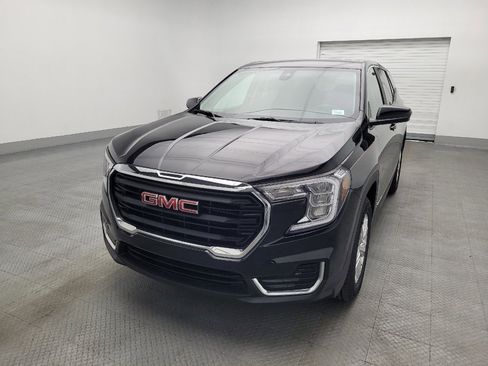 Used 2024 GMC Terrain SLE image 15