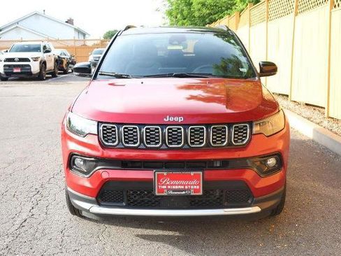 Used 2025 Jeep Compass Limited AWD/4WD image 4