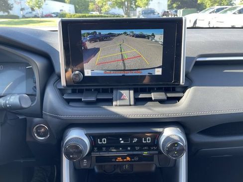 Used 2025 Toyota RAV4 XLE AWD/4WD image 18