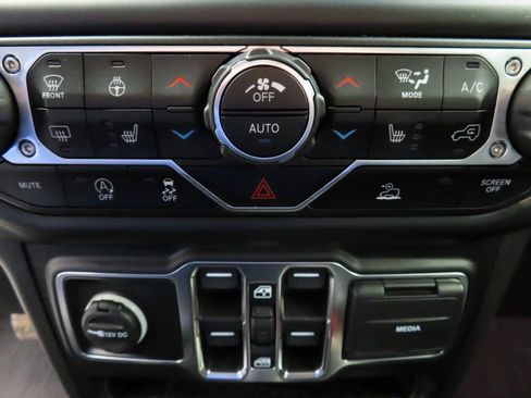 Used 2023 Jeep Wrangler Unlimited Sahara image 51