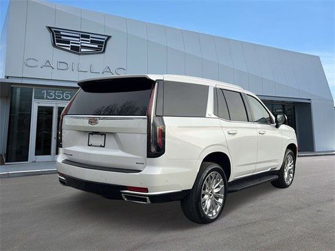 Certified 2022 Cadillac Escalade Premium Luxury image 8