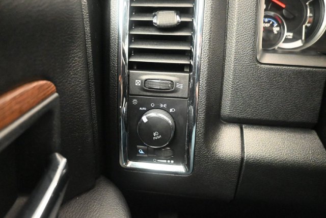 Used 2018 RAM 1500 Laramie w/ Convenience Group AWD/4WD image 14