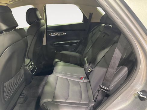 Used 2024 Genesis GV70 2.5T AWD/4WD image 15