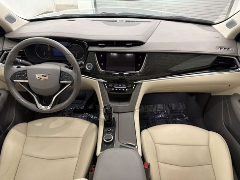 Used 2023 Cadillac XT6 Premium Luxury FWD image 16