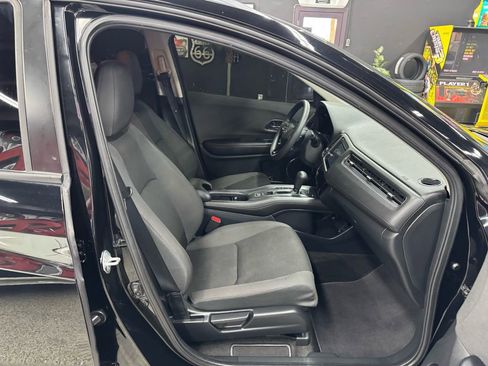 Used 2022 Honda HR-V EX image 19