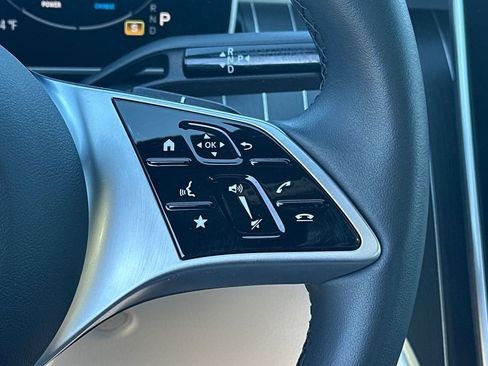 Used 2025 Mercedes-Benz C 300 4MATIC Sedan image 28