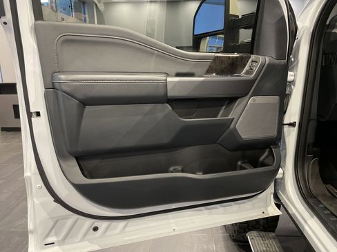 Used 2025 Ford F250 Lariat w/ Lariat Ultimate Package image 14