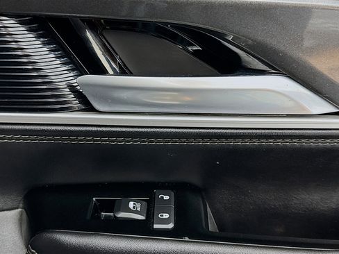 Used 2023 Jeep Wagoneer 4WD w/ HD Trailer Tow Package image 30