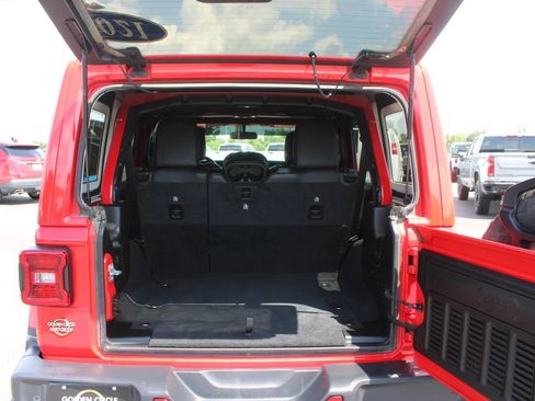 Used 2021 Jeep Wrangler Unlimited Sahara w/ LED Lighting Group AWD/4WD image 16