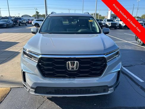 Used 2024 Honda Pilot Touring image 15