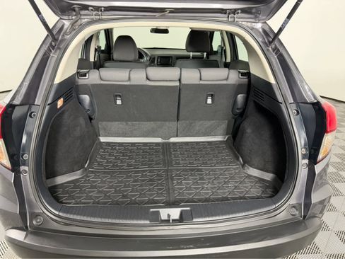 Used 2021 Honda HR-V LX image 14