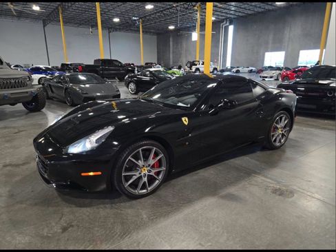 Used 2012 Ferrari California RWD image 1