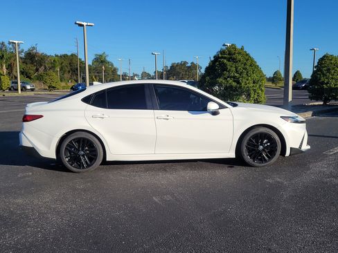 Certified 2025 Toyota Camry SE image 8