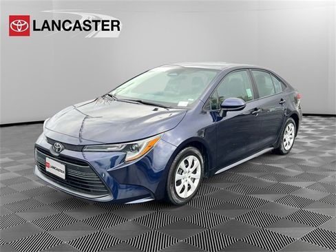 Used 2023 Toyota Corolla LE image 3