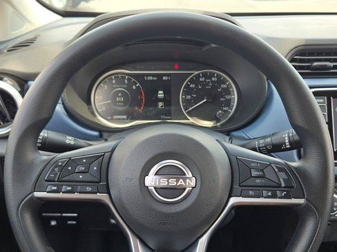 Used 2025 Nissan Versa SV FWD image 26