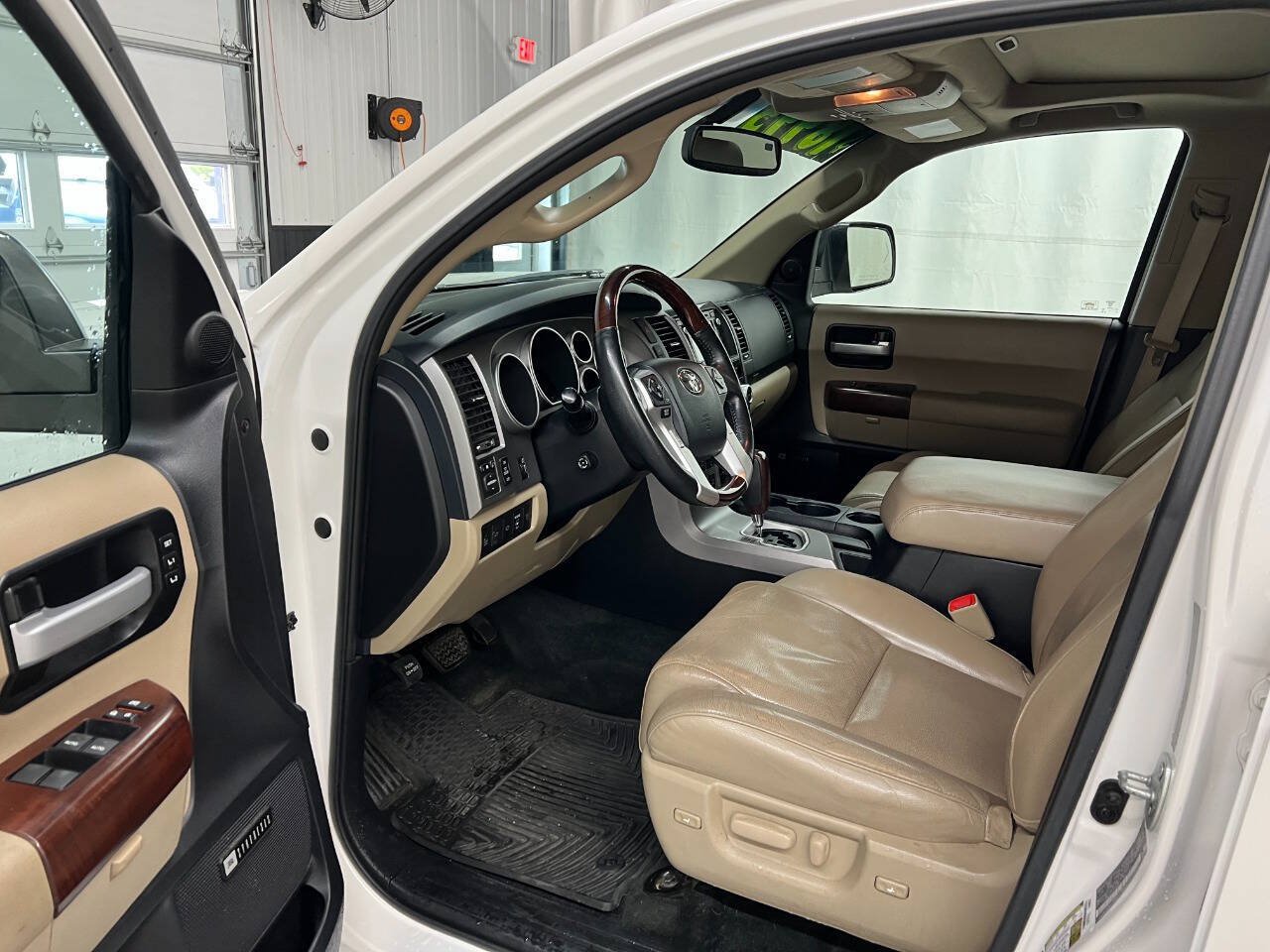 Used 2014 Toyota Sequoia Platinum AWD/4WD image 7