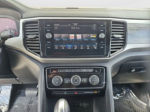 Used 2022 Volkswagen Atlas Cross Sport SE w/ Black Wheel Package AWD/4WD image 14