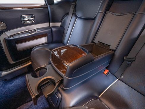 Used 2018 Rolls-Royce Ghost RWD image 31