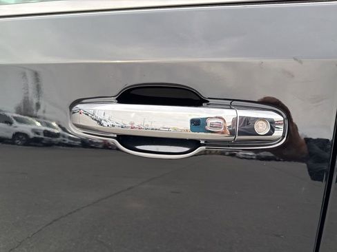 Used 2024 GMC Sierra 1500 Denali Ultimate image 11