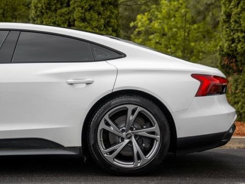 Used 2022 Audi e-tron GT Premium Plus AWD/4WD image 10