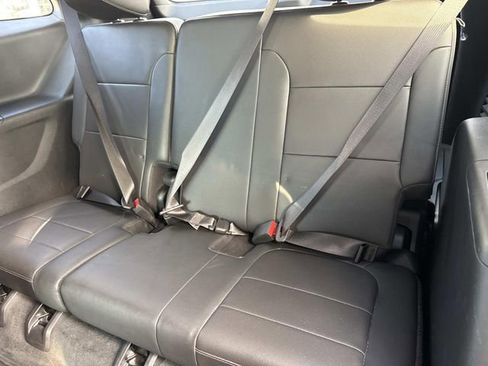 Used 2023 Chevrolet Traverse Premier image 14