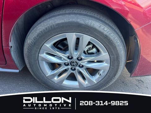 Used 2024 Toyota Sienna Limited AWD/4WD image 2