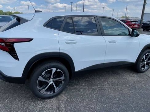 New 2026 Chevrolet Trax RS w/ Driver Confidence Package FWD image 2