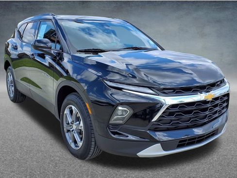 Used 2024 Chevrolet Blazer LT w/ Convenience Package FWD image 4