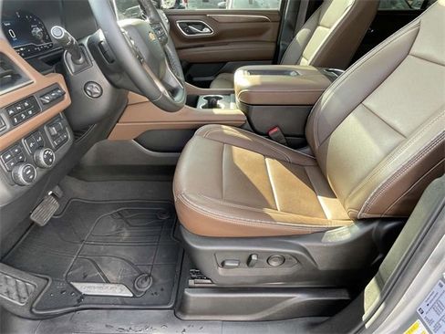 Certified 2024 Chevrolet Suburban High Country image 14