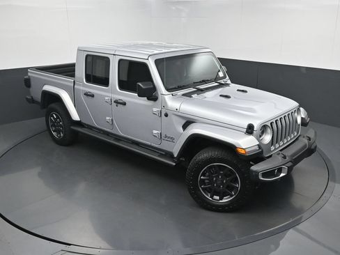 Used 2022 Jeep Gladiator Overland w/ Popular Equipment Package AWD/4WD image 32
