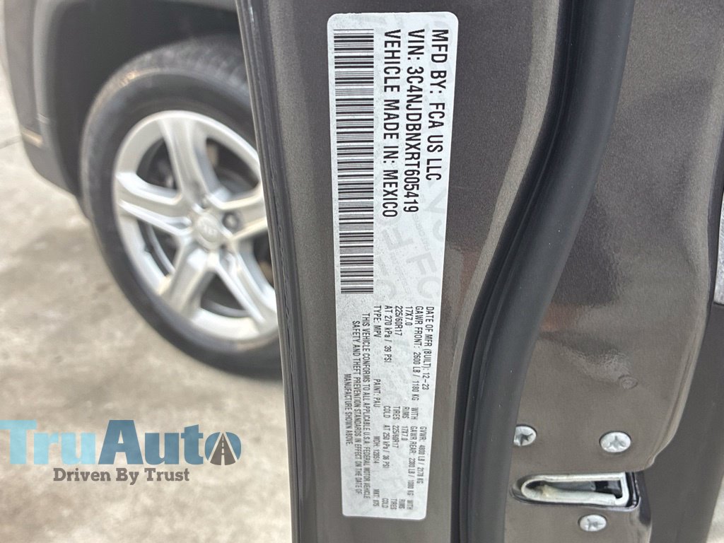 Used 2024 Jeep Compass Latitude AWD/4WD image 22