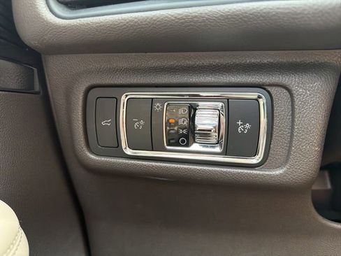 Used 2022 Lincoln Corsair AWD w/ Premium Package image 28