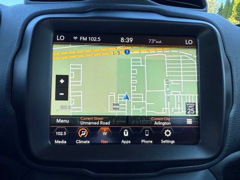 Used 2023 Jeep Renegade Latitude AWD/4WD image 29