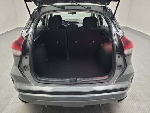 Used 2021 Nissan Kicks S FWD image 29
