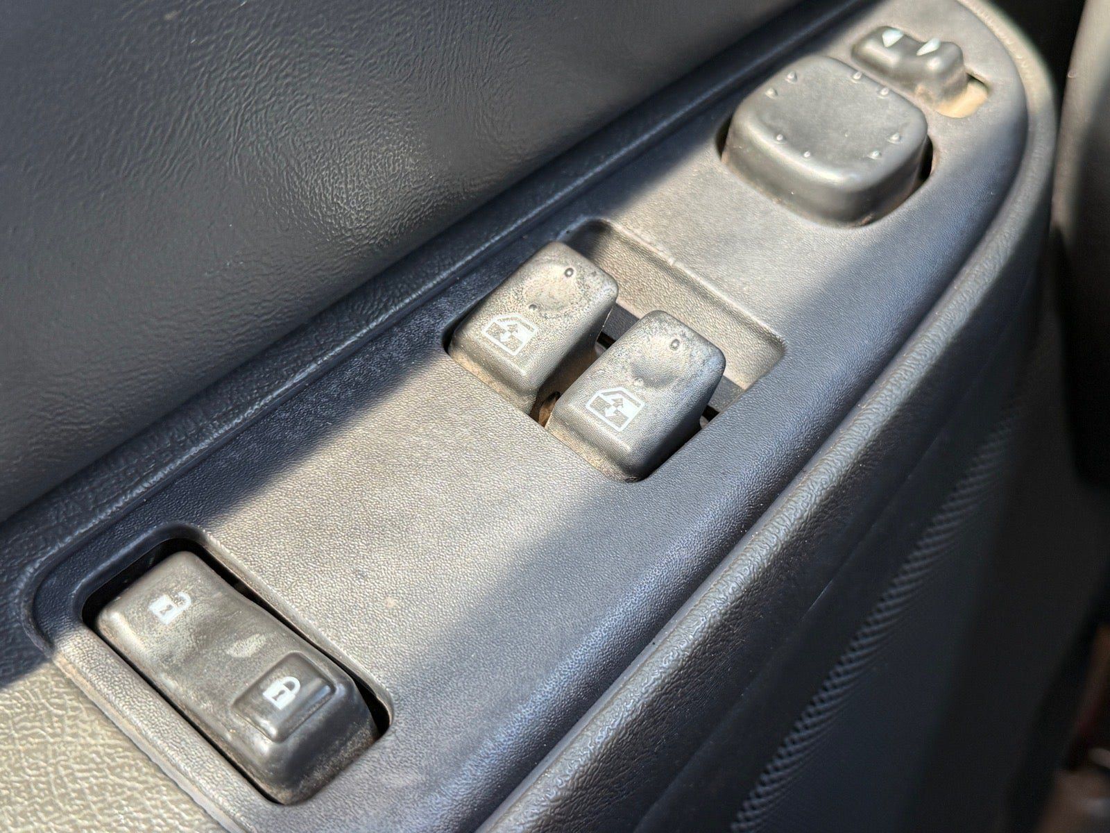 Used 2004 Chevrolet Silverado 1500 W/T RWD image 22