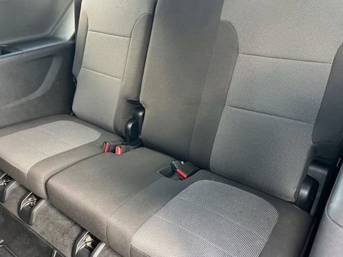 Used 2023 Chevrolet Traverse LT FWD image 19